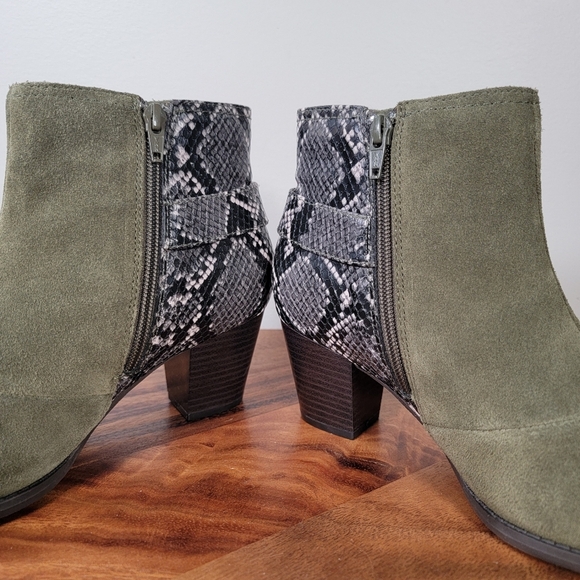 Vionic Naomi Snakeskin Olive Suede Ankle Boots Size 8 Green - Picture 9 of 14